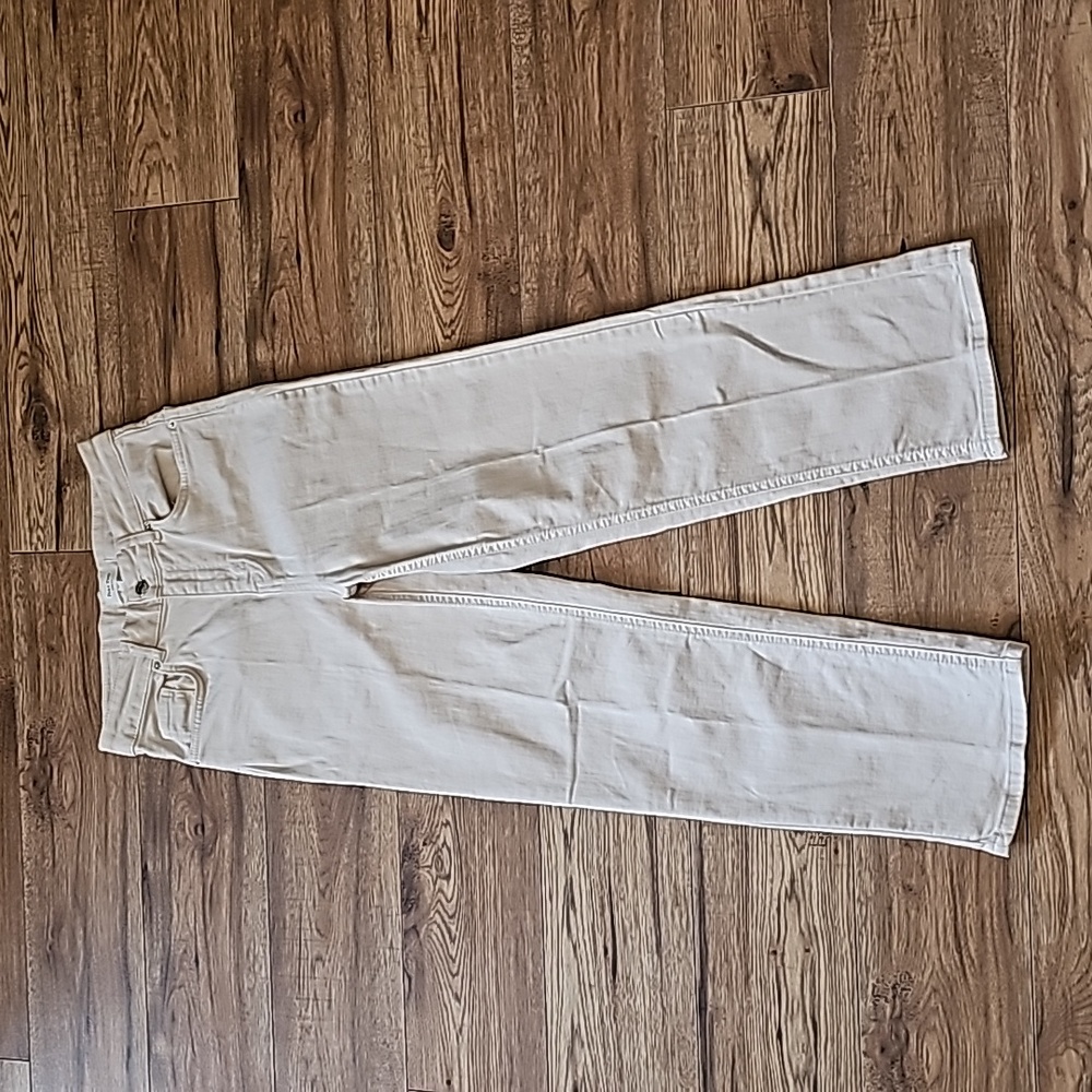 Classic High-Rise Women’s Jeans in Off-White